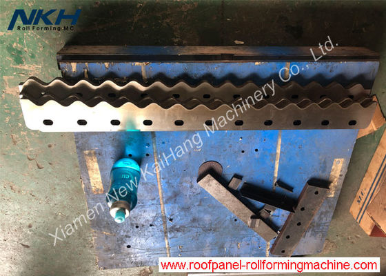 550Mpa 0.2mm Prepainted Roof Panel Roll Forming Machine