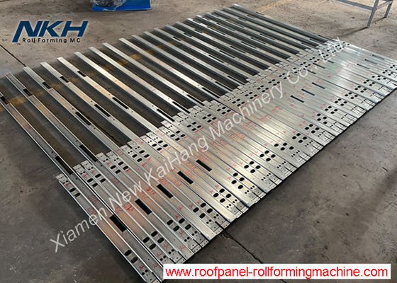 comprar Máquina de moldagem de rolos de estrutura de portas de aço com punção múltipla on-line online manufacture
