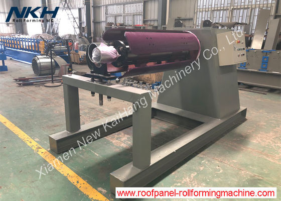 ซื้อ 5MT ไฮดรอลิ Un Coiler เรียวออกแบบลิ่มสำหรับหลังคา / ผนังอาคาร online manufacture