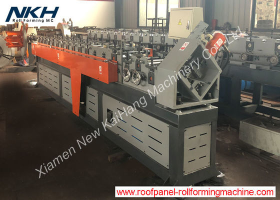 comprar Parafuso prisioneiro galvanizado e rolo de aço da trilha que forma a máquina, rolo da grade do teto que forma a máquina online manufacture