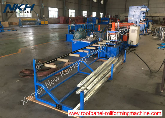 kaufen Stahlgestell-Rolle, die Maschine, Winkel-Rolle bildet Maschine mit Servo-Zufuhr bildet online manufacture
