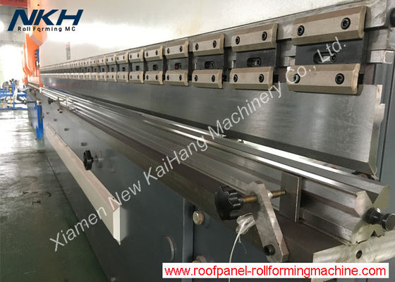 ซื้อ เครื่องกดเบรก CNC ไฮดรอลิก 100T × 6000 มม. ที่มีความลึกลำคอสั้น online manufacture