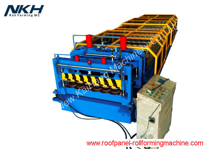 European 1100 Steel Roof Tile Forming Machine With High Tile Pressing Precision